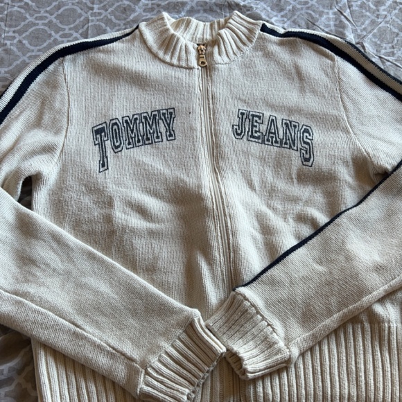 Tommy Hilfiger knit sweater - Picture 1 of 2